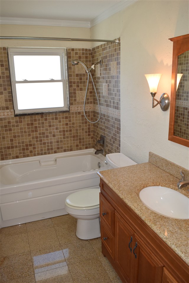 1276 NW 57th St, Lawton, OK 73505