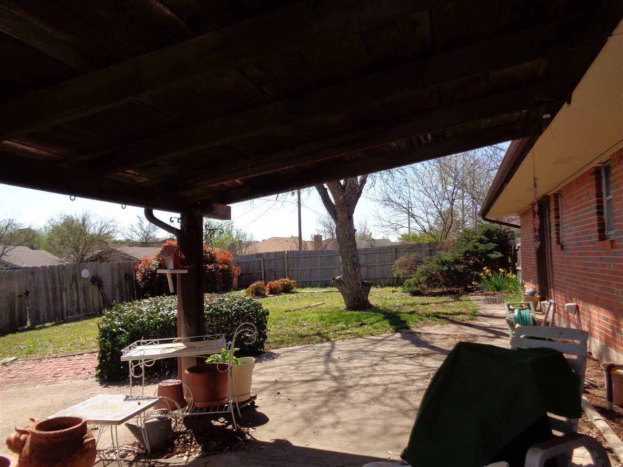 8 SW 51st St, Lawton, OK 73505