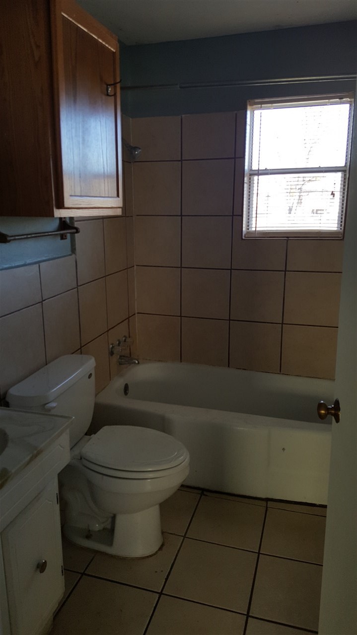 619 SW 45th St, Lawton, OK 73505