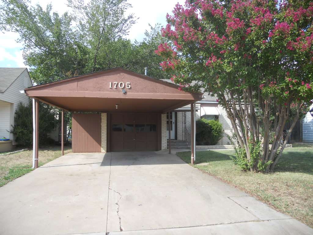 1705 NW Maple Ave, Lawton, OK 73505
