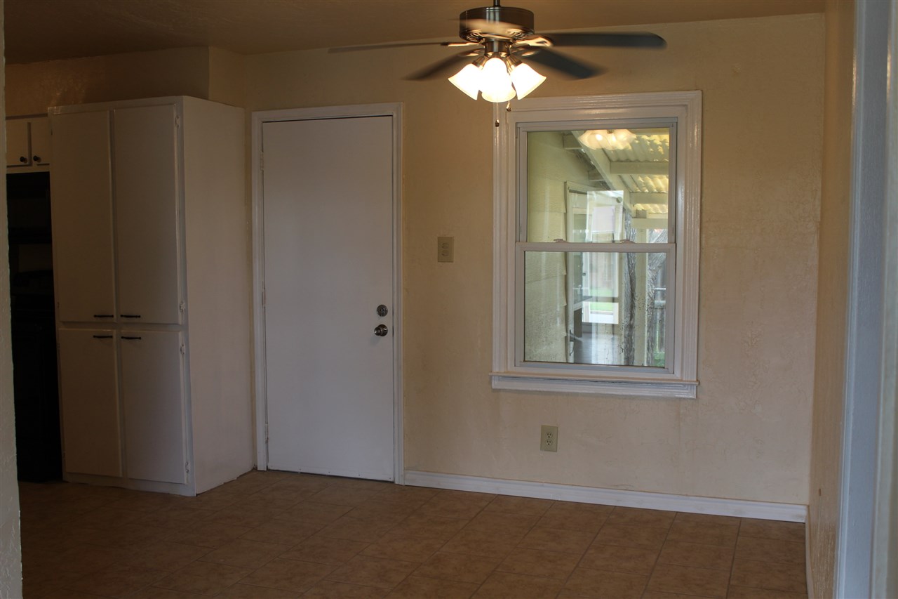 2213 NW Lincoln Ave, Lawton, OK 73505