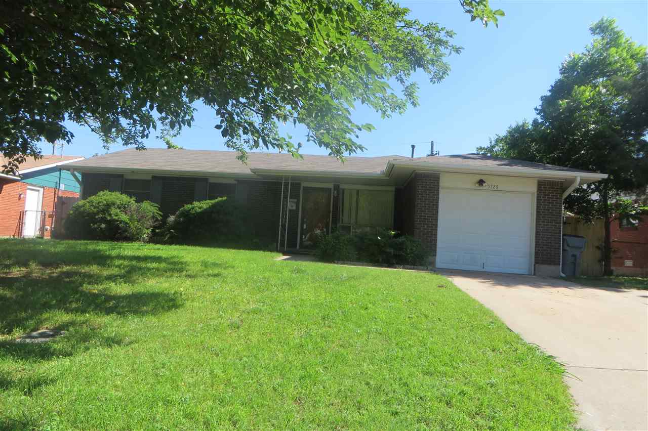 5726 NW Glenn Ave, Lawton, OK 73505