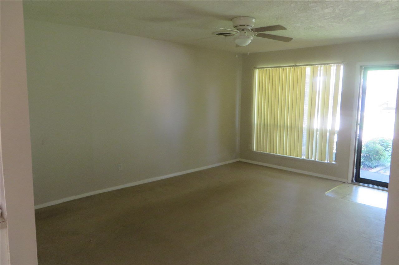 5726 NW Glenn Ave, Lawton, OK 73505
