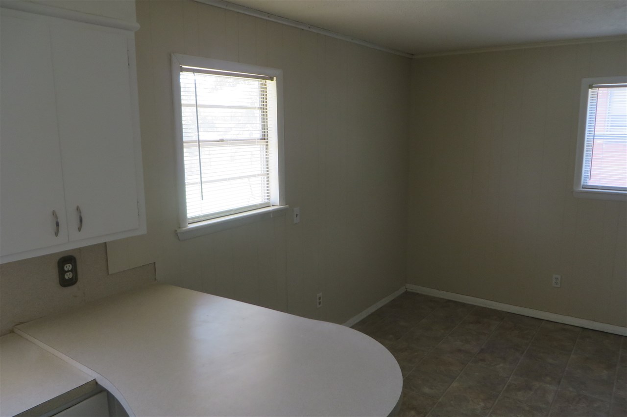 5726 NW Glenn Ave, Lawton, OK 73505