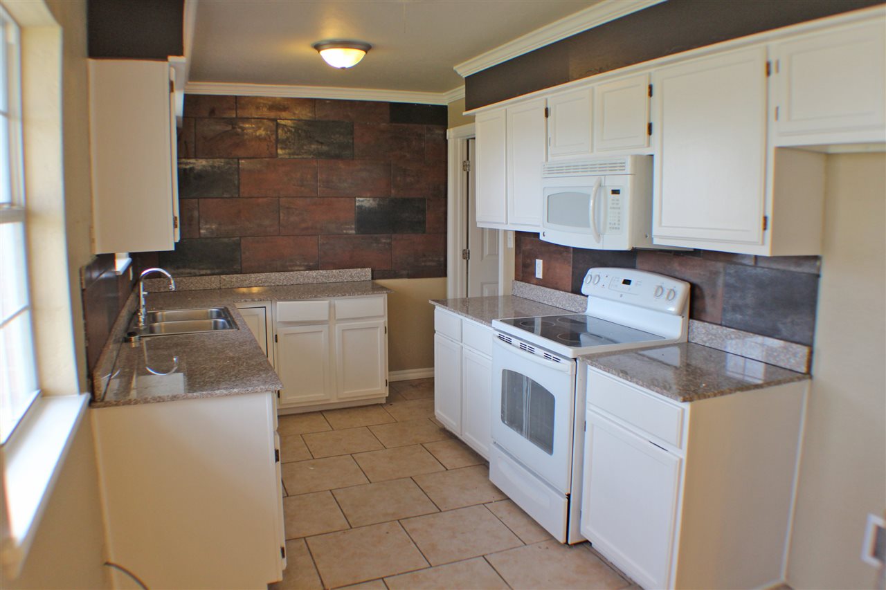 4611 SW Cherokee Ave, Lawton, OK 73505