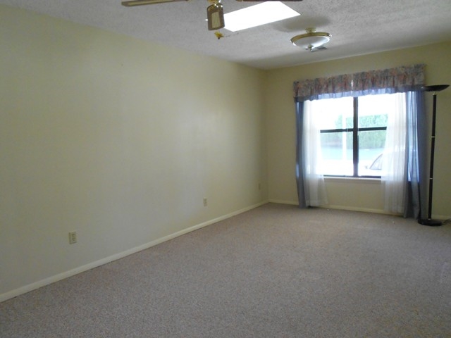2220 NW 40th St, Lawton, OK 73505