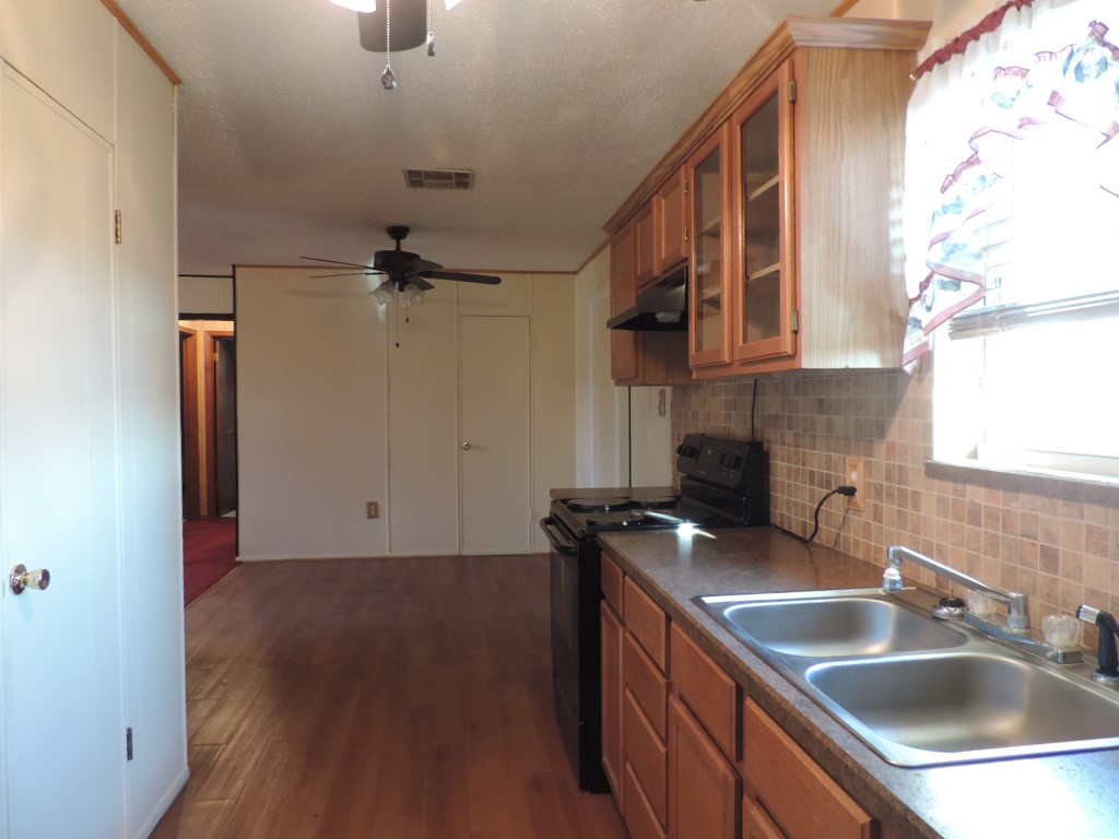 613 SW 69th St, Lawton, OK 73505