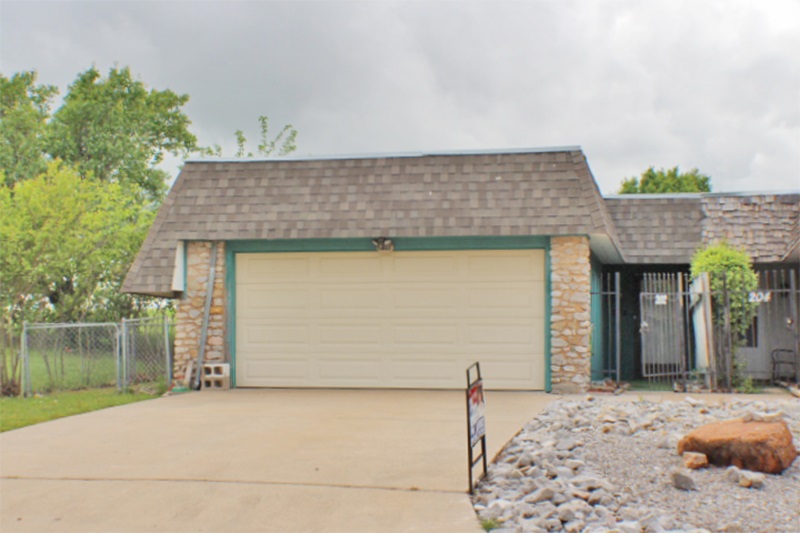 202 NW 74th St, Lawton, OK 73505