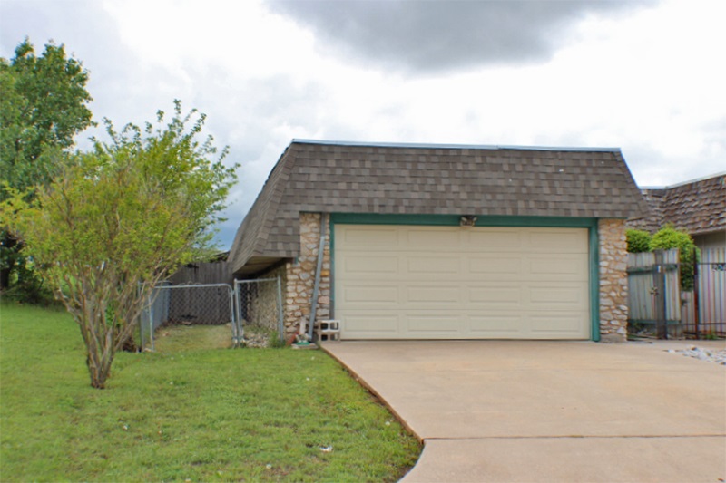 202 NW 74th St, Lawton, OK 73505