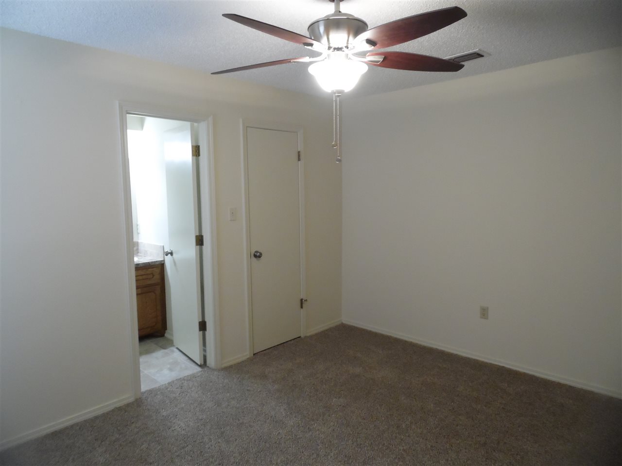 1005 SW 61st St, Lawton, OK 73505