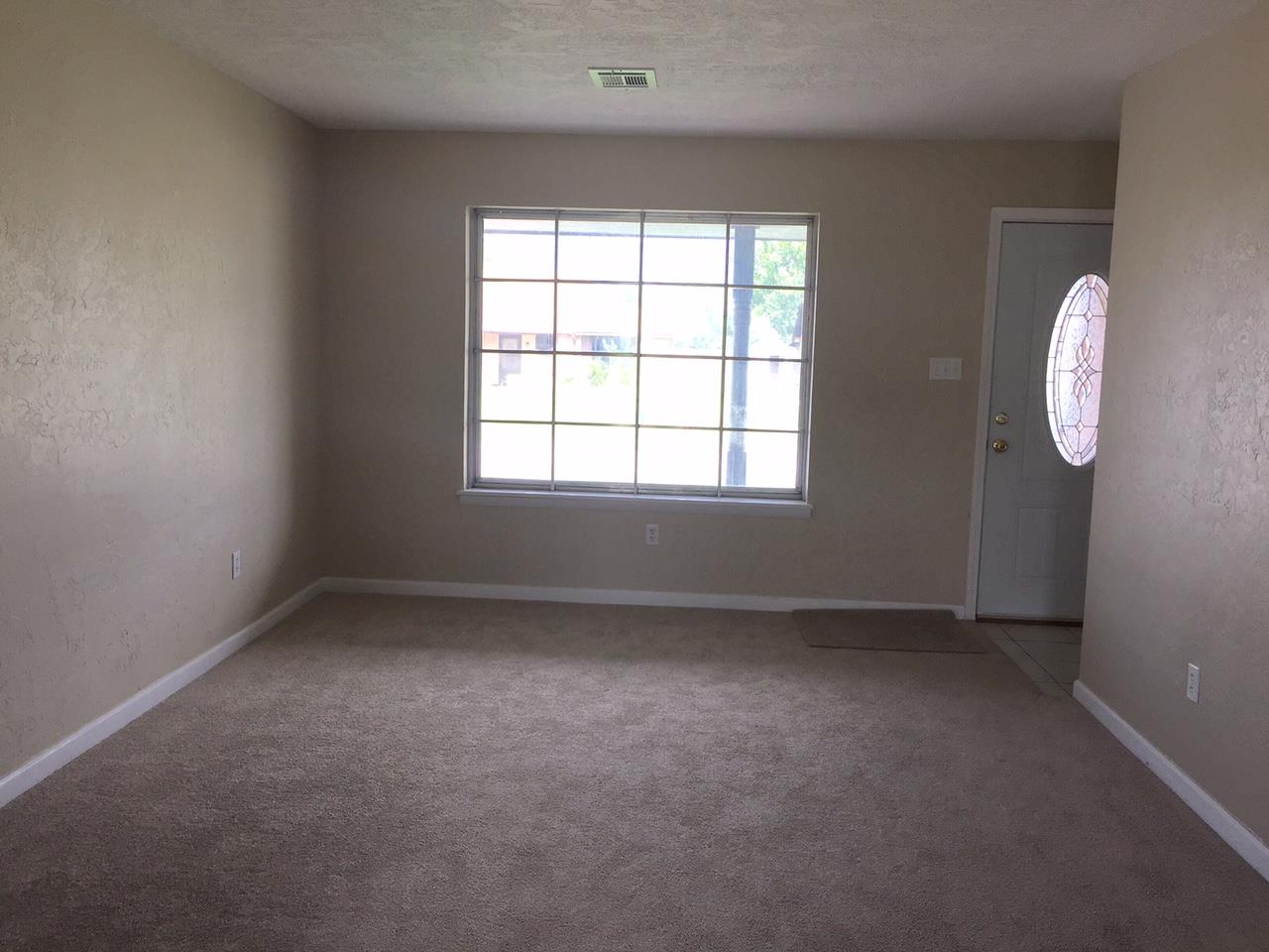 1614 NW Black Mesa Dr, Lawton, OK 73505