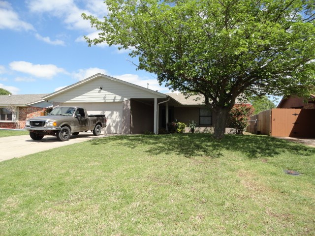 618 SW 64th St, Lawton, OK 73505