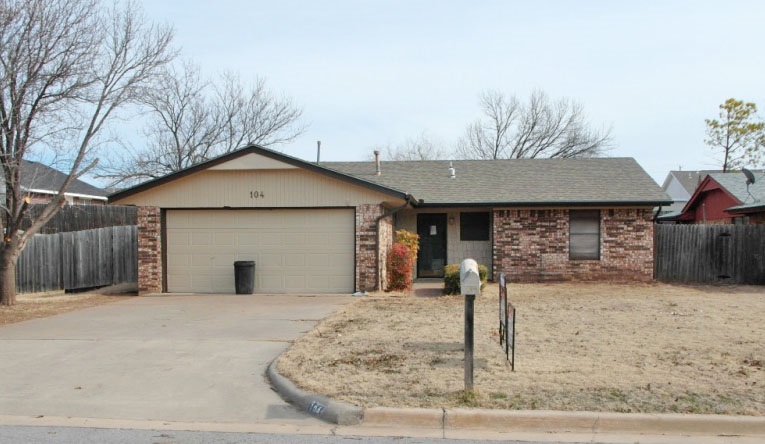 104 SE Trenton Rd, Lawton, OK 73505