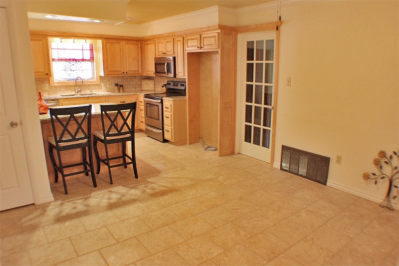 417 NW Woodland Dr, Lawton, OK 73505