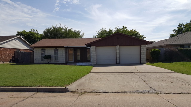 834 NW 50th St, Lawton, OK 73505