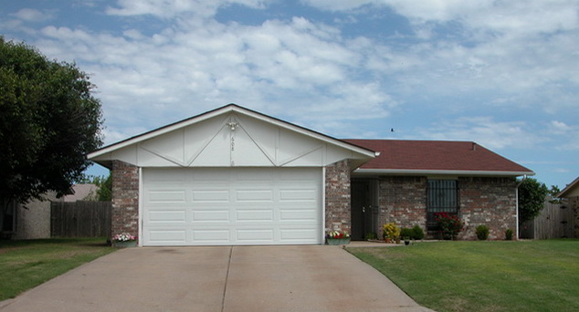 608 SW 64th St, Lawton, OK 73505