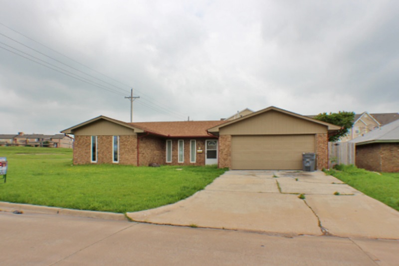 2 NW 69th St, Lawton, OK 73505