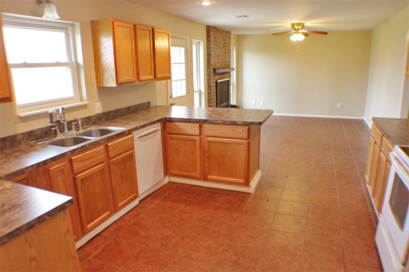 2 NW 69th St, Lawton, OK 73505