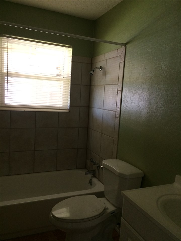 7018 NW Taylor Ave, Lawton, OK 73505