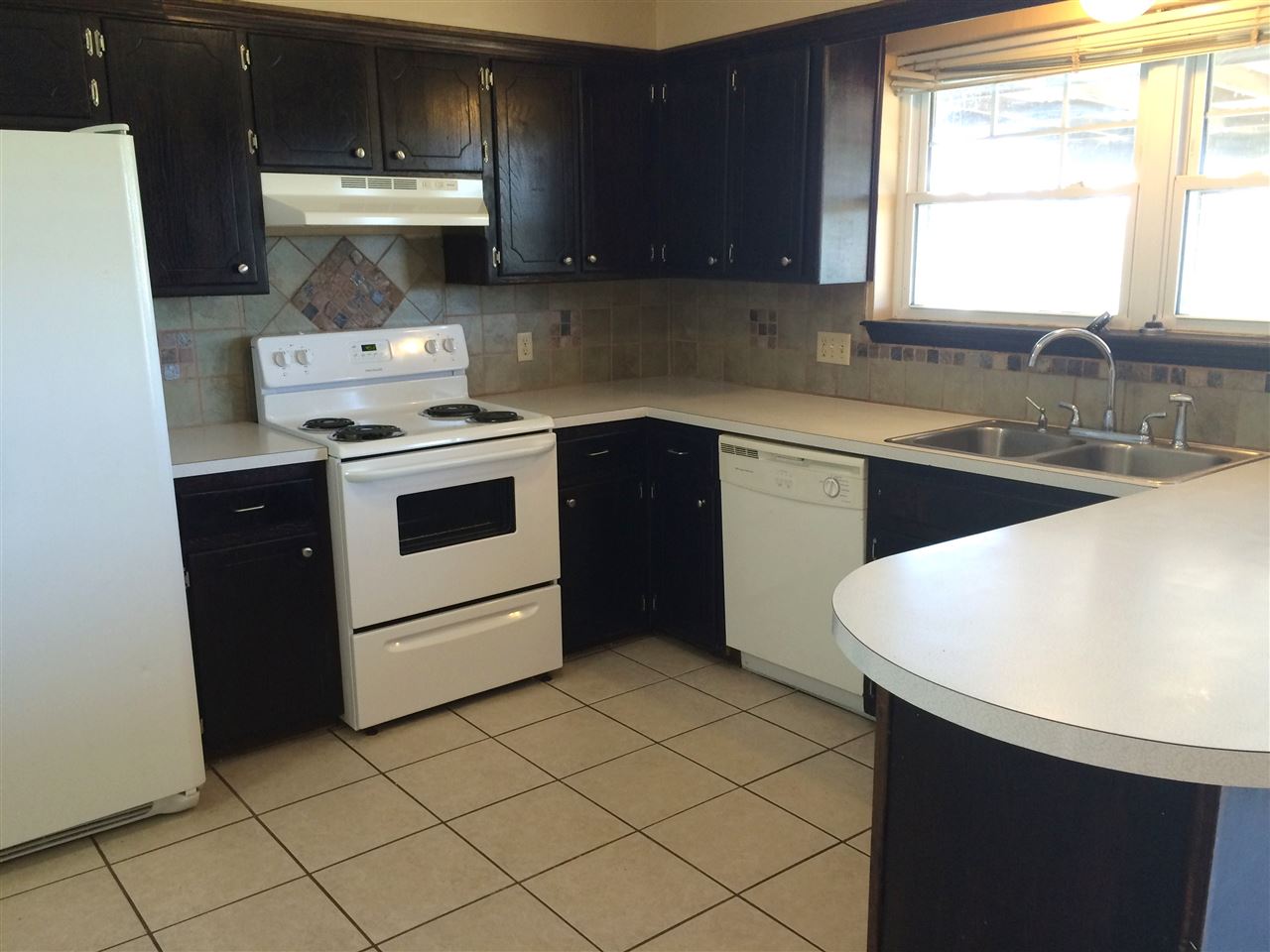 5402 NW Cottonwood Dr, Lawton, OK 73505