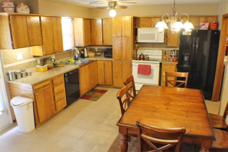 312 NW Parkwood Cir, Lawton, OK 73505