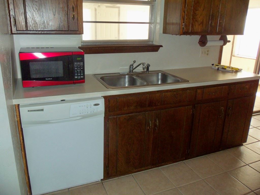 5721 NW Cedarwood Dr, Lawton, OK 73505