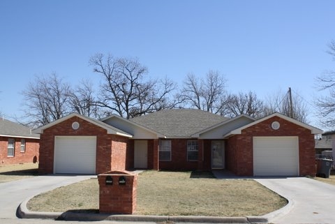 1204 SW 25th St, Lawton, OK 73505