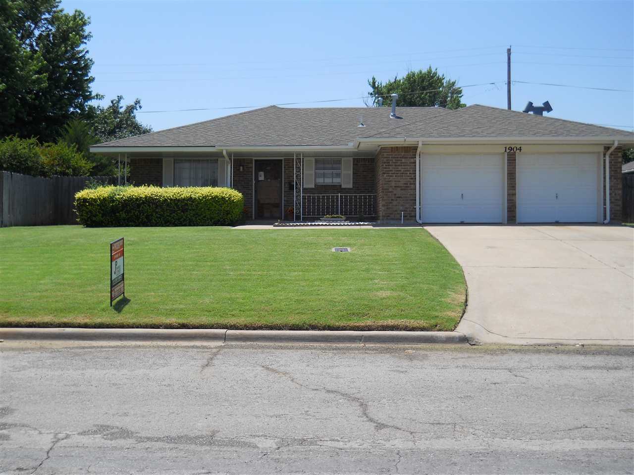 1904 NW Crosby Park Blvd, Lawton, OK 73505
