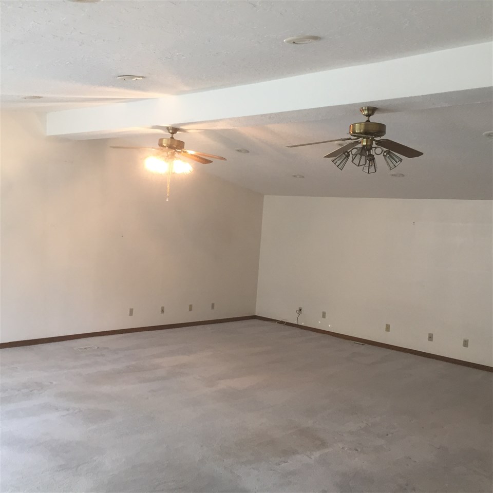 1426 NW 40th St, Lawton, OK 73505