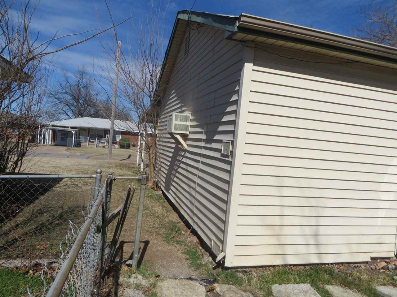 1224 NW Logan Ave, Lawton, OK 73507