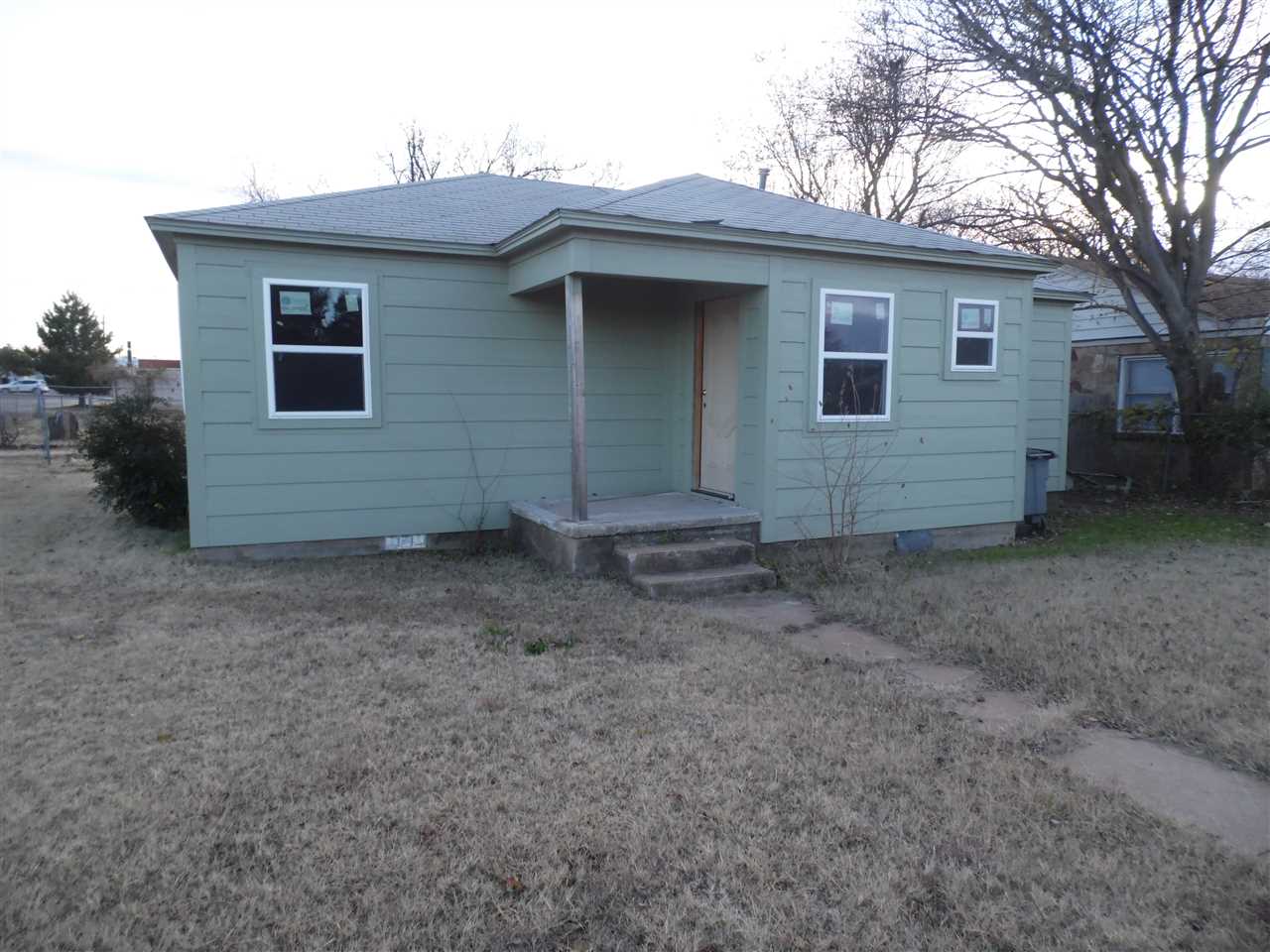 2102 NW Arlington Ave, Lawton, OK 73507