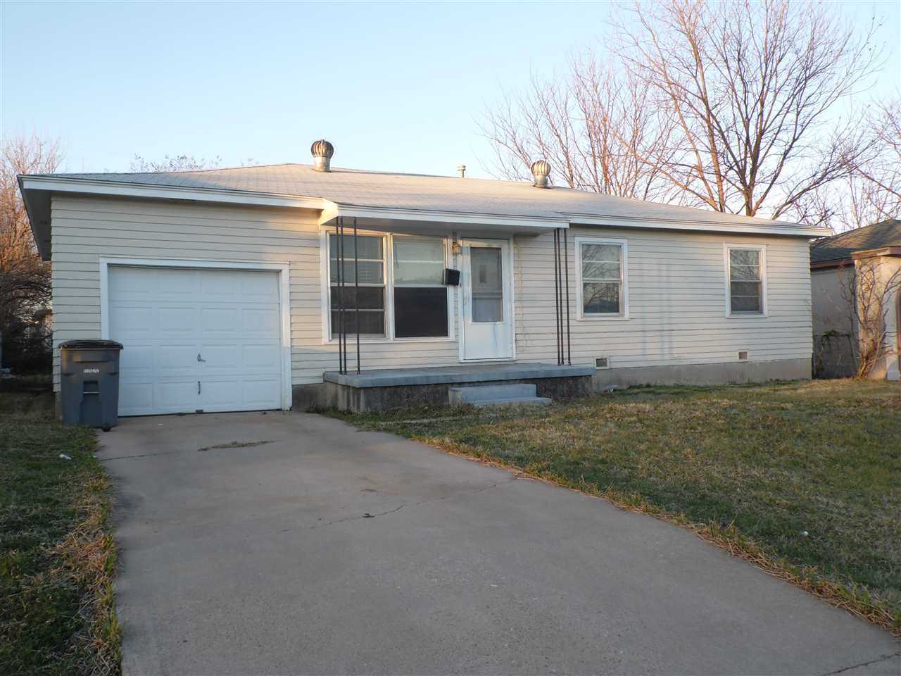 1407 NW Lindy Ave, Lawton, OK 73507