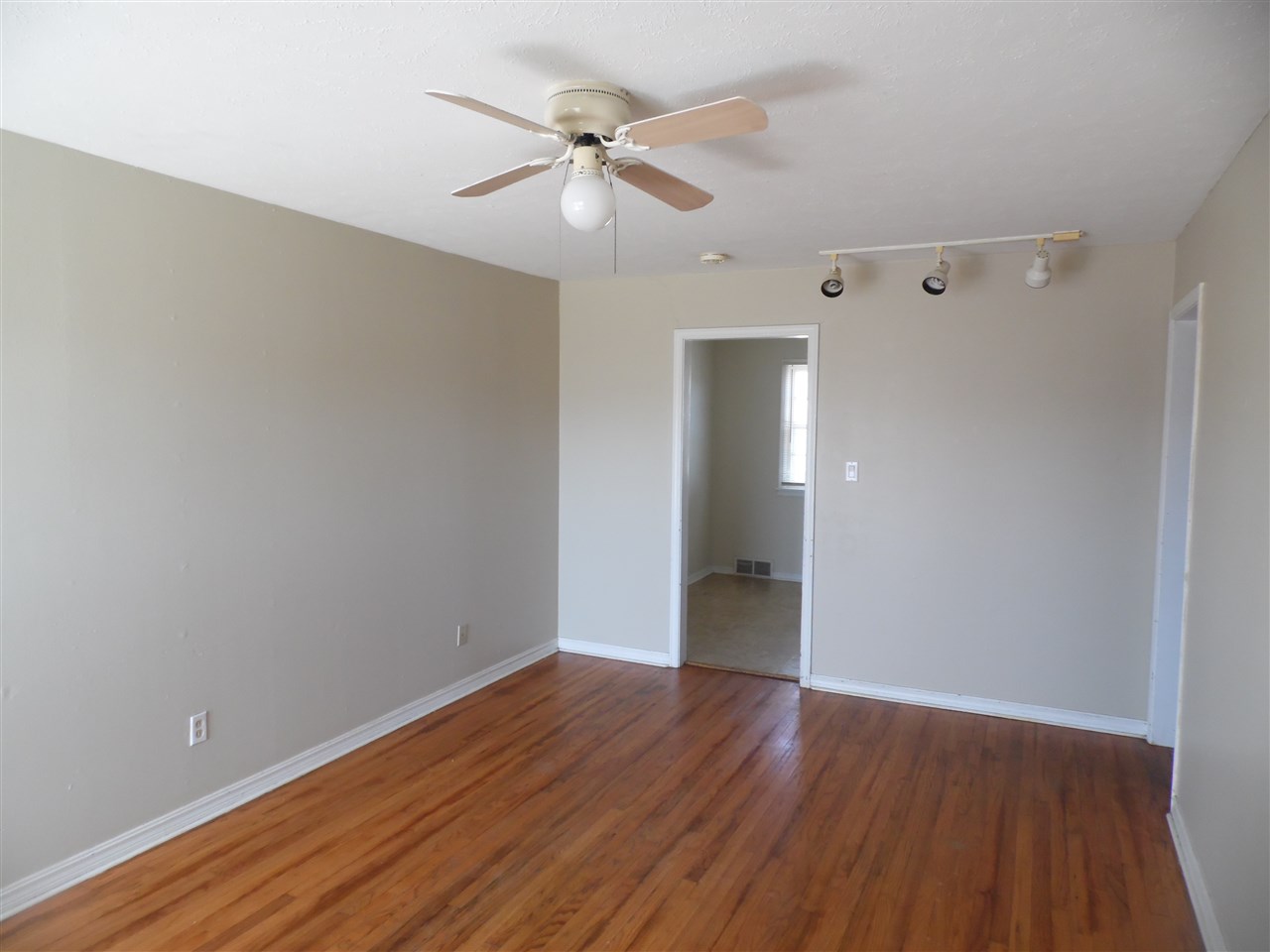 1407 NW Lindy Ave, Lawton, OK 73507