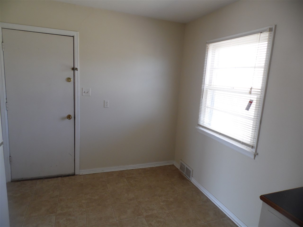 1407 NW Lindy Ave, Lawton, OK 73507