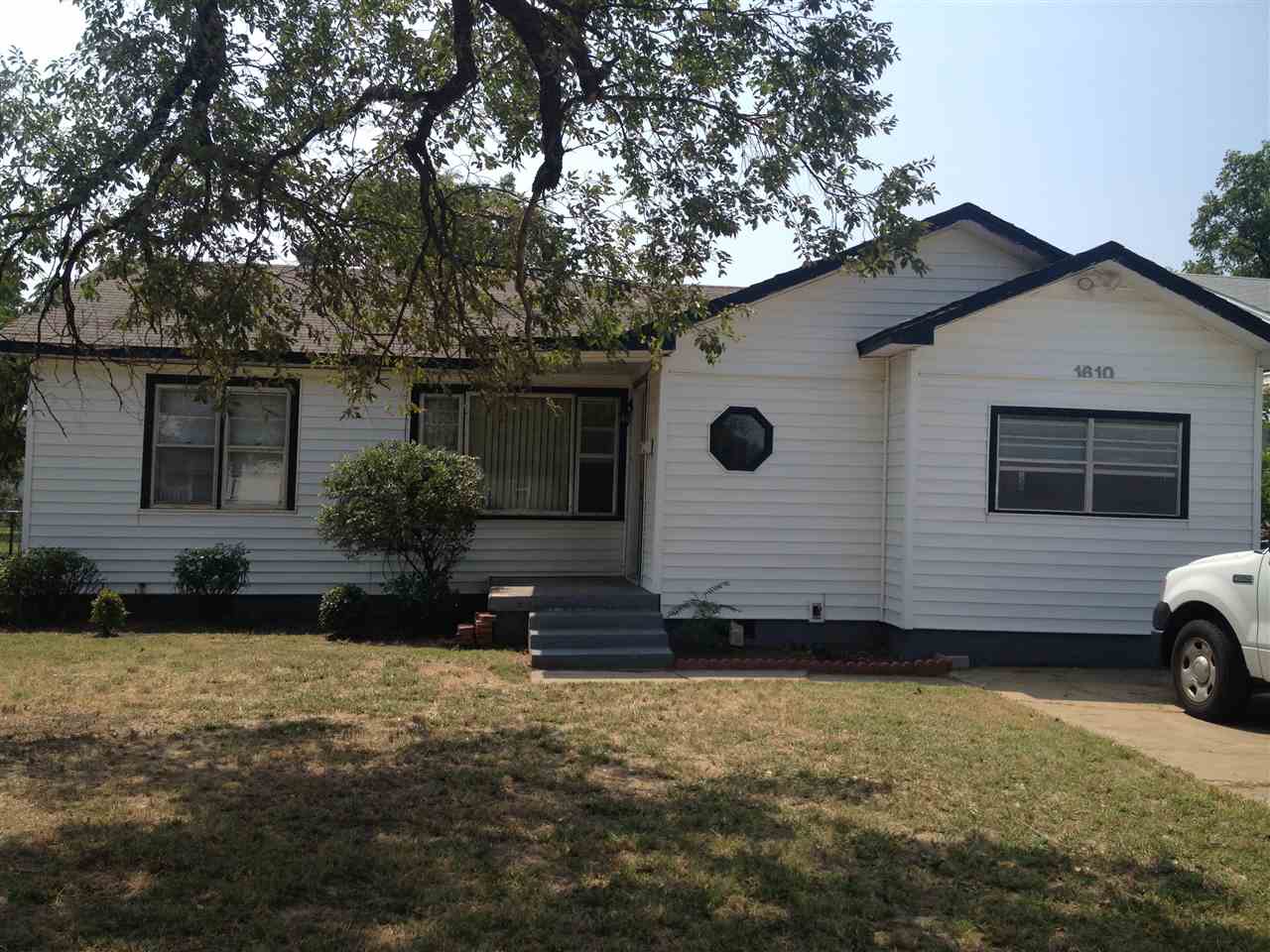 1610 NW Smith Ave, Lawton, OK 73507