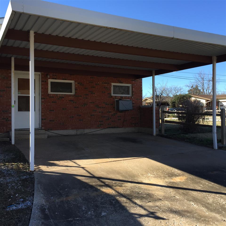 2419 NW 7th St, Lawton, OK 73507