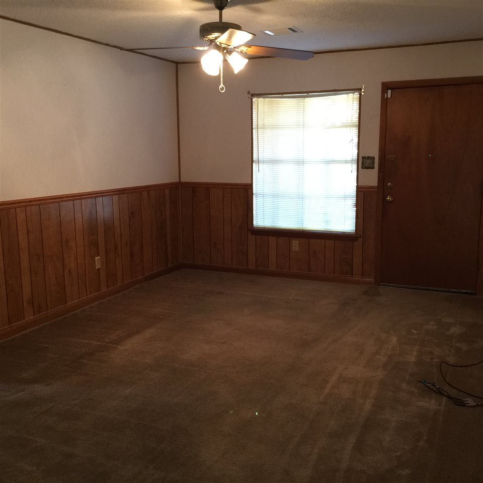 2419 NW 7th St, Lawton, OK 73507