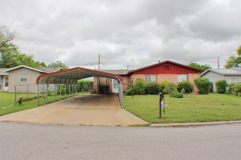 417 NW Greenmeadow Dr, Lawton, OK 73507