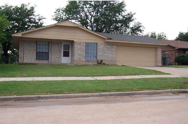 327 SW 71st St, Lawton, OK 73507