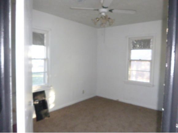 1320 E Oakhurst, Altus, OK 73521