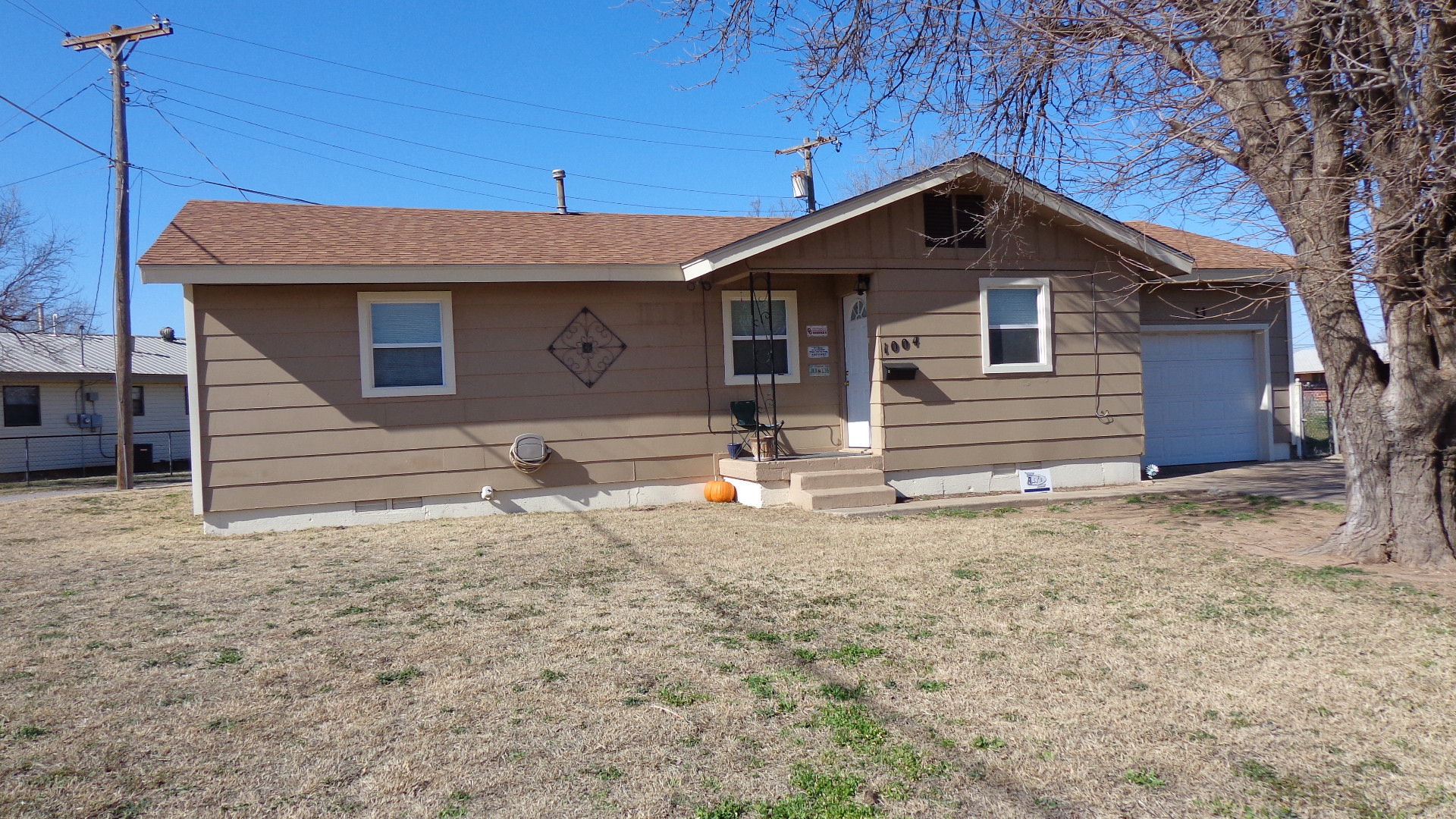 1004 Carrie Dr, Altus, OK 73521