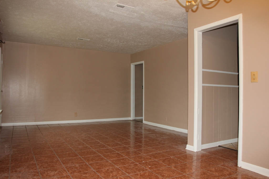 1716 N Willard, Altus, OK 73521