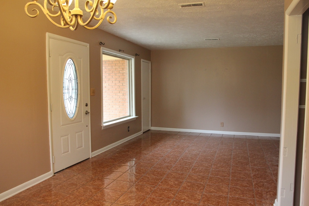 1716 N Willard, Altus, OK 73521