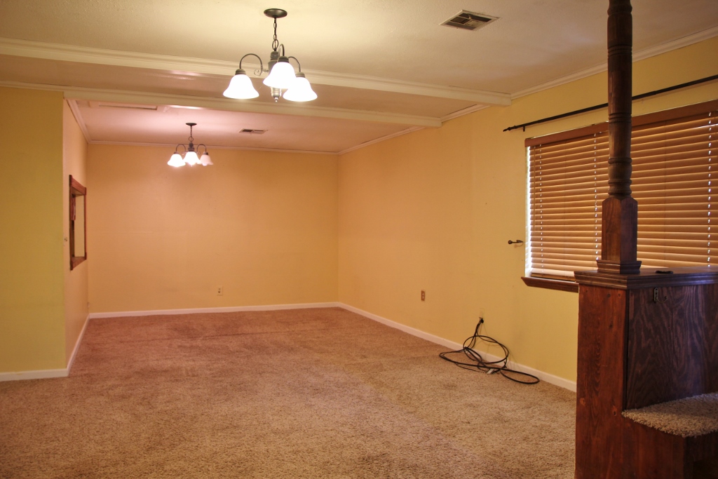 104 W 9th St, Blair, OK 73526