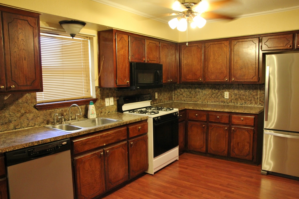 104 W 9th St, Blair, OK 73526