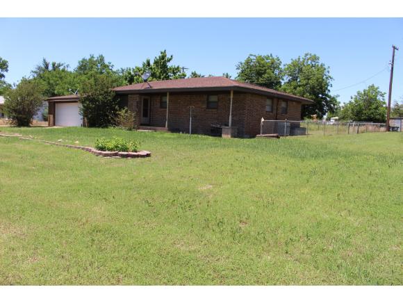 21113 E County Road 1541, Blair, OK 73526