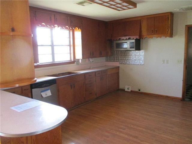 1102 2nd StChattanooga, OK, 73528Comanche County