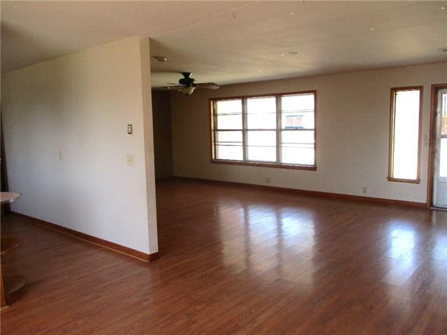1102 2nd StChattanooga, OK, 73528Comanche County