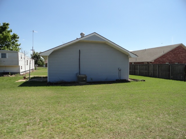 103 H St, Elgin, OK 73538