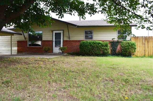 206 Oak St, Elgin, OK 73538